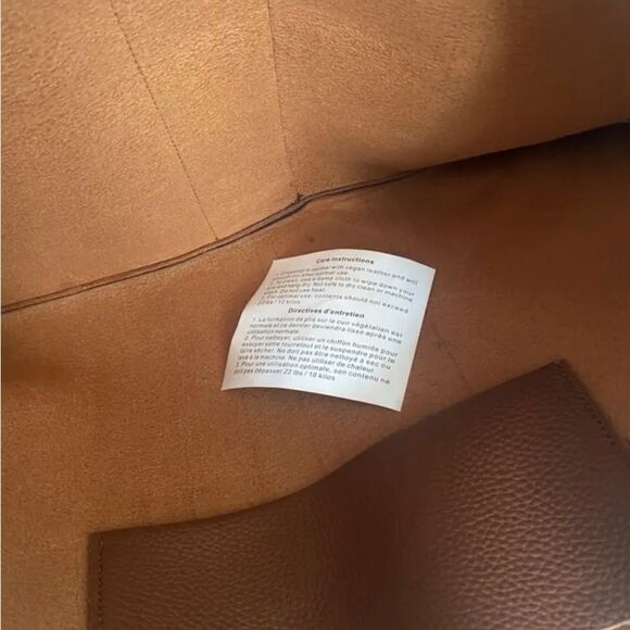 Vince Camuto Leather tote
Never worn Brown, Leather - Picture 4 of 5